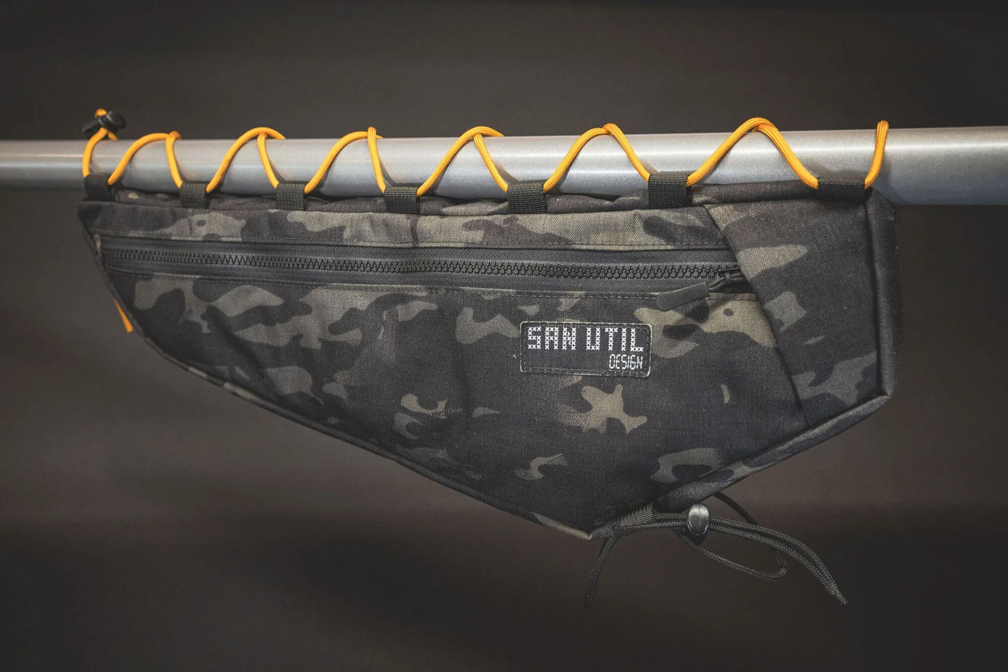 San Util Design Nameless Zipper Half Frame Bag