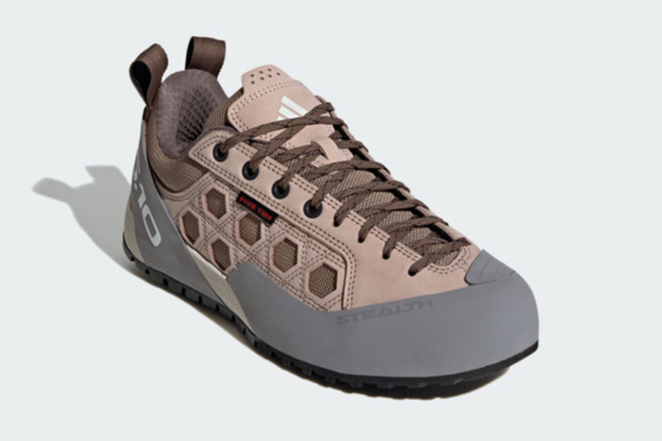 2206 five ten guide tennie