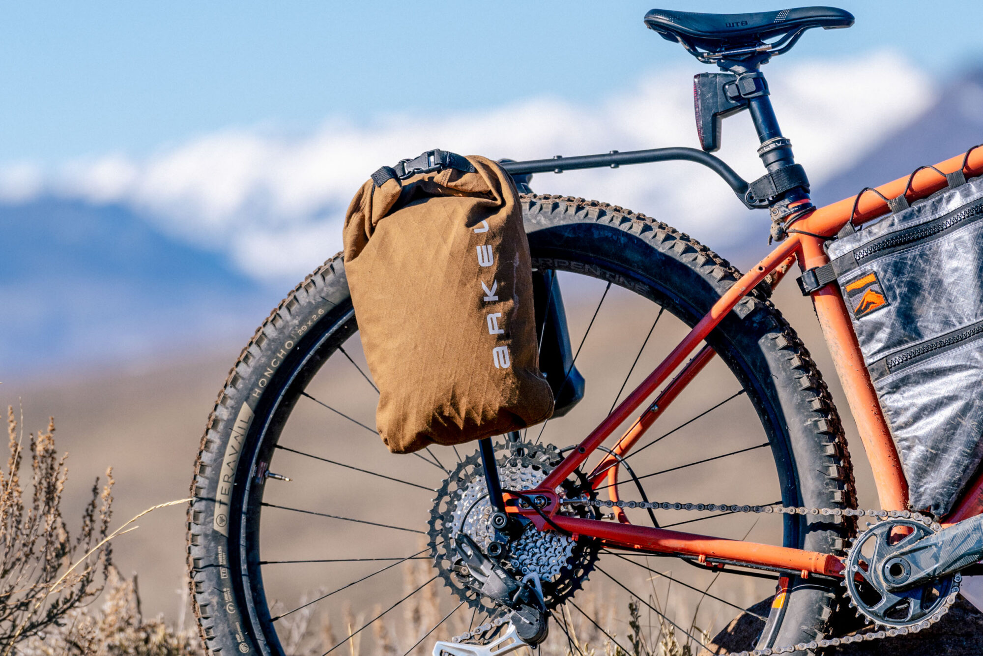 Old Man Mountain FLiP Cage Bags Roundup, Arkel Forkpacker