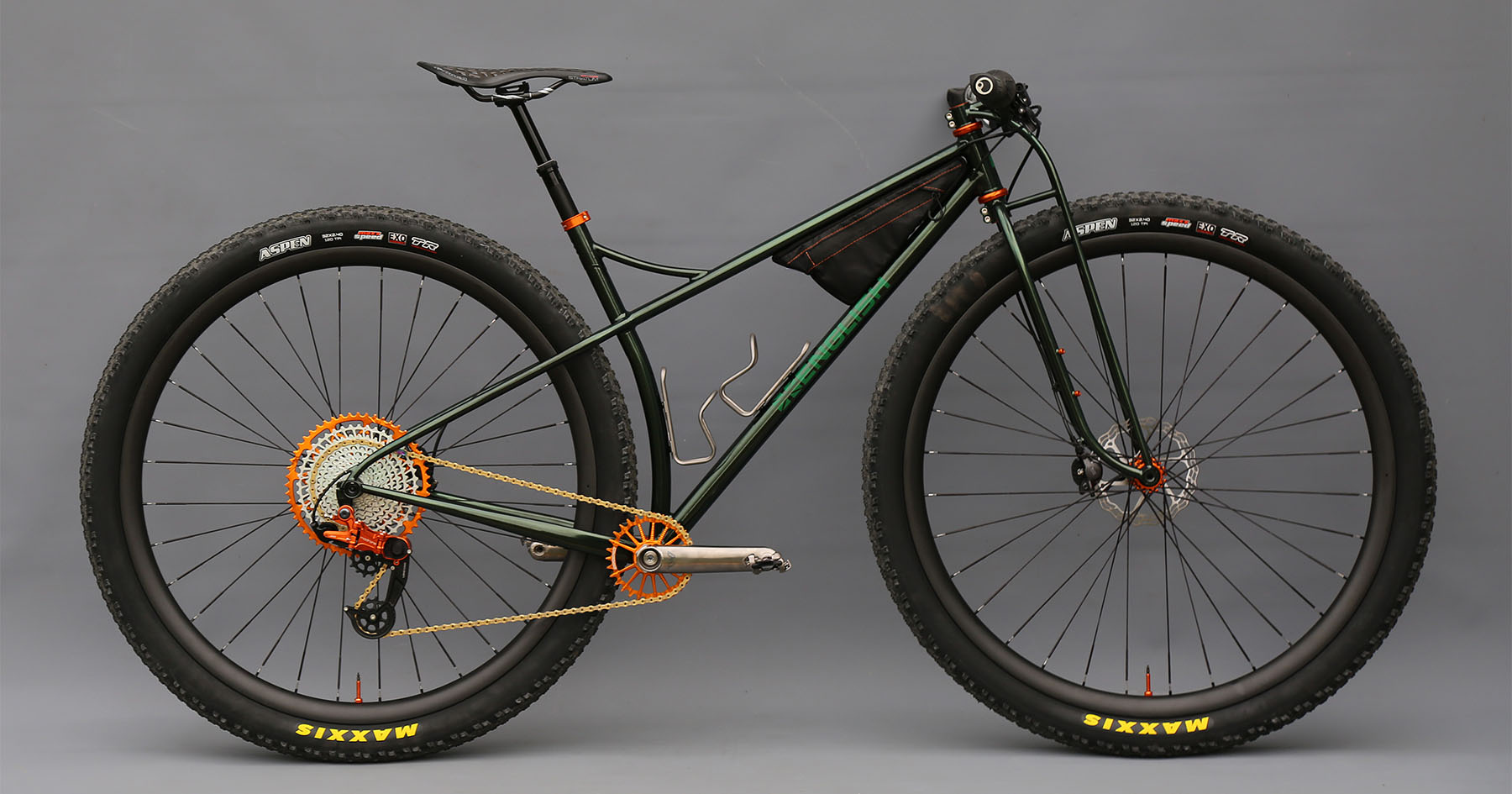 Rob English on Building a Stunning 32-Inch Mountain Bike
