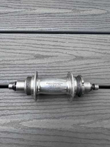 White Industries ENO eccentric hub, 135mm 32 hole - BIKEPACKING.com