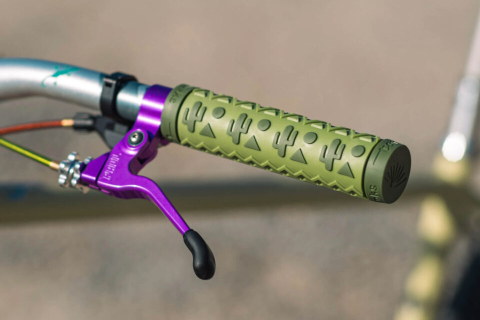 Tomii Cycles x SimWorks Farwest Grip