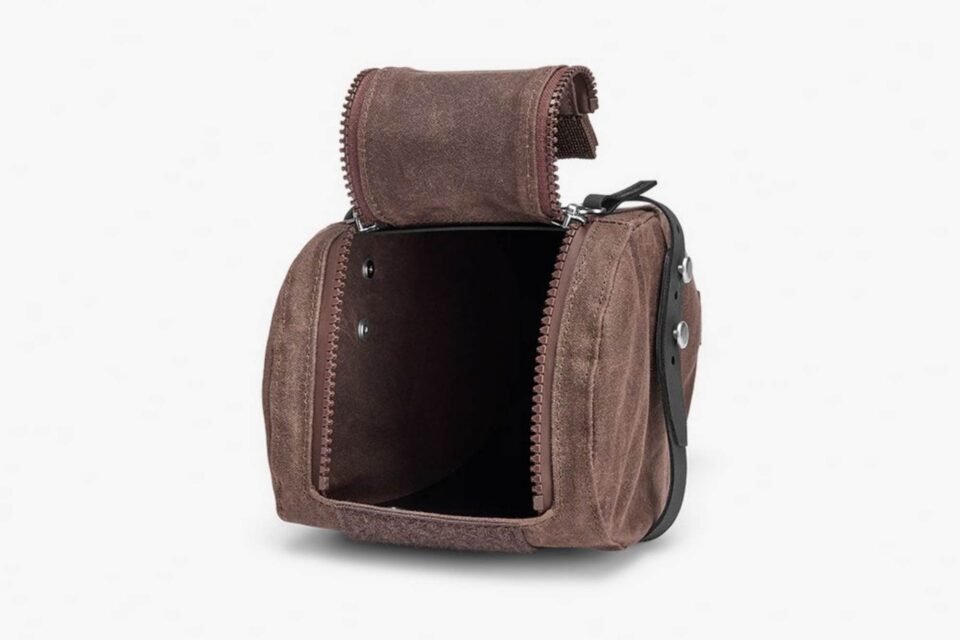 Brooks Travelling Bags Collection