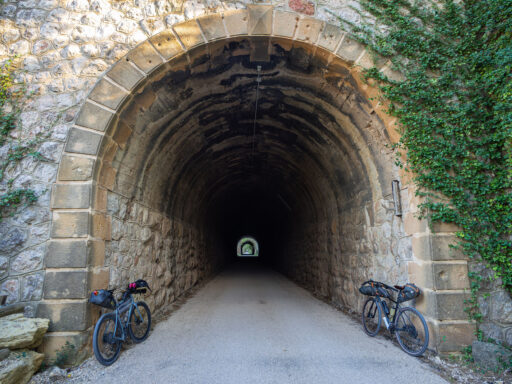 Estrets d'Arnes Loop