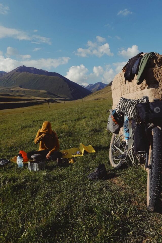 Sarah Swallow's Universal Bikepacking Meal (Video)
