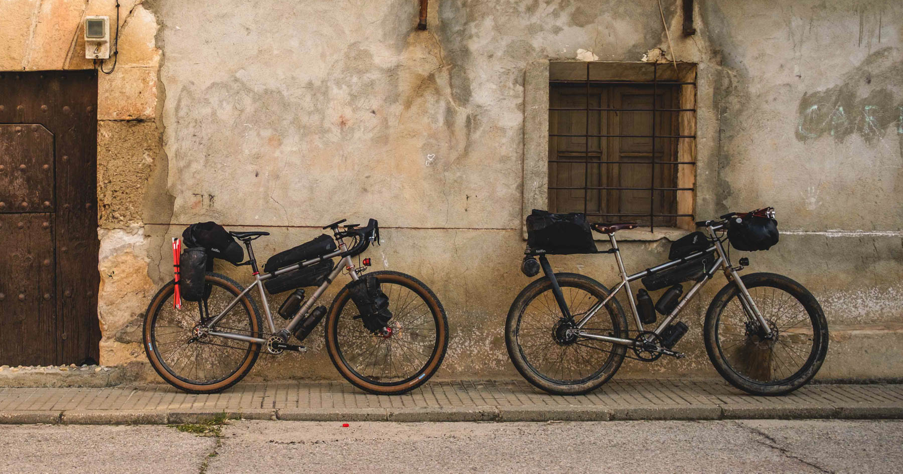 Nua Terra Pinion and Roure Rohloff on the Montanas Vacias
